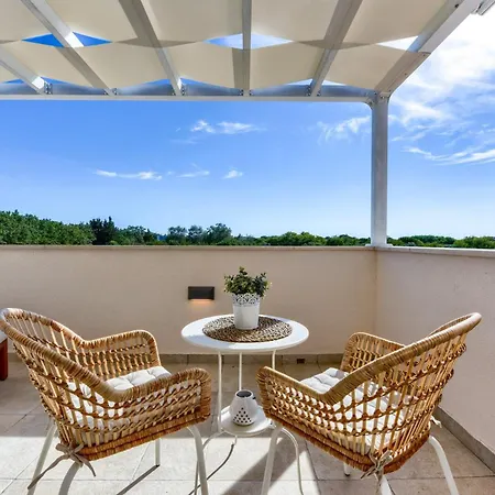 Andamalu With Heated Pool Vila