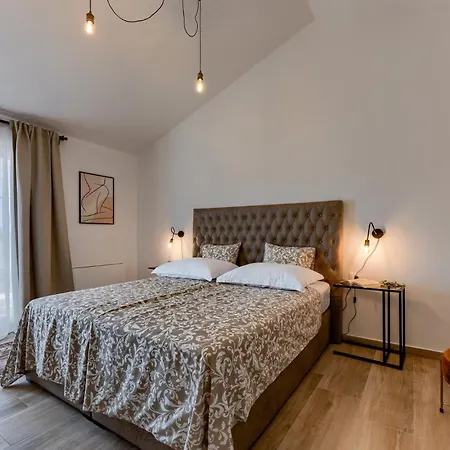 Vila Andamalu With Heated Pool *