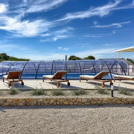 Andamalu With Heated Pool Zaton (Zadar)
