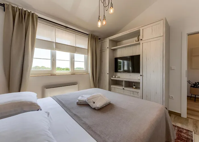 Villa Andamalu With Heated Pool