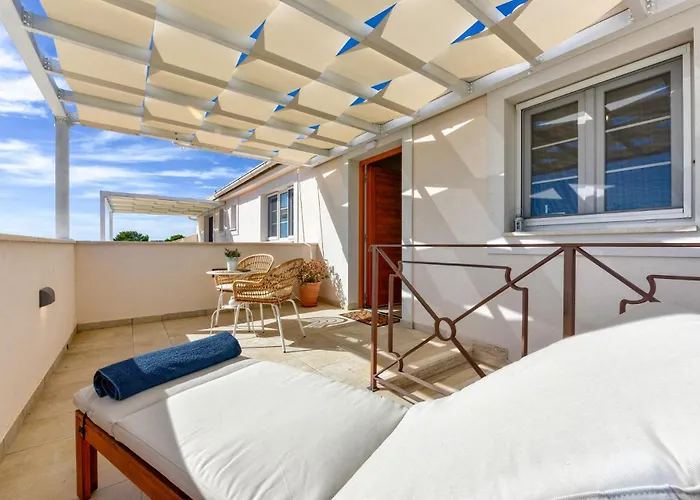 Villa Andamalu With Heated Pool
