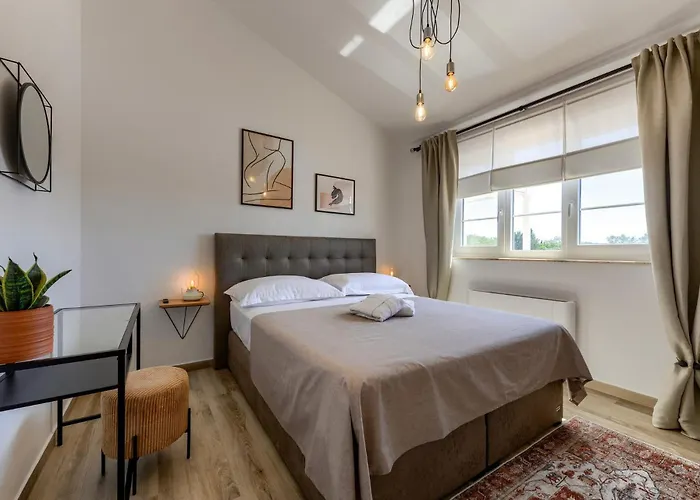 Villa Andamalu With Heated Pool