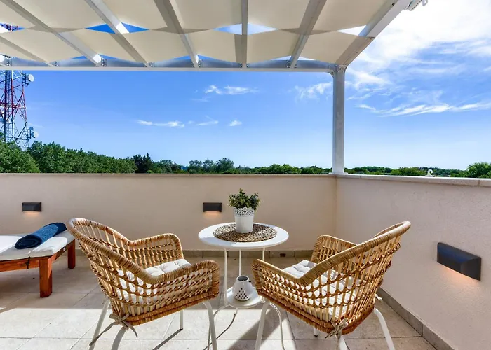 Andamalu With Heated Pool Villa