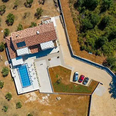 Andamalu With Heated Pool