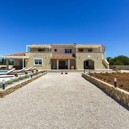 Andamalu With Heated Pool *