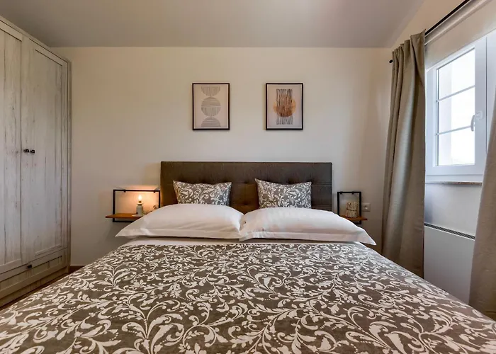 Andamalu With Heated Pool Вилла Затон