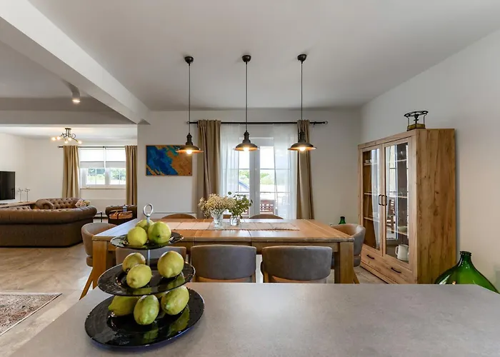 Вилла Andamalu With Heated Pool *