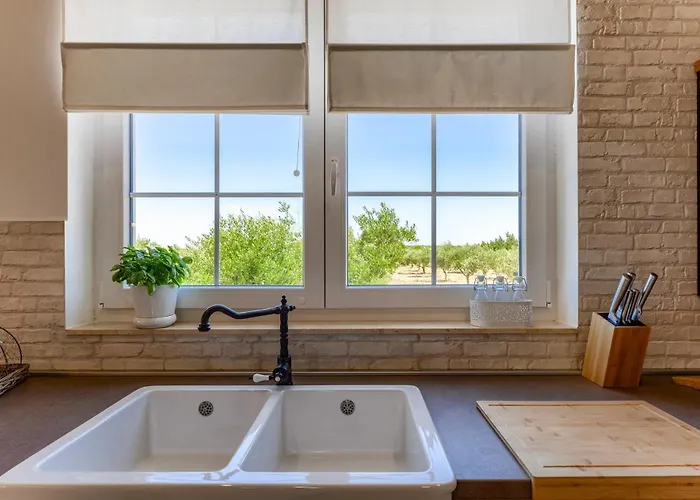 Andamalu With Heated Pool Затон