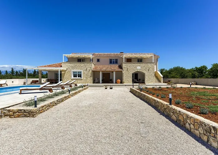 Andamalu With Heated Pool *